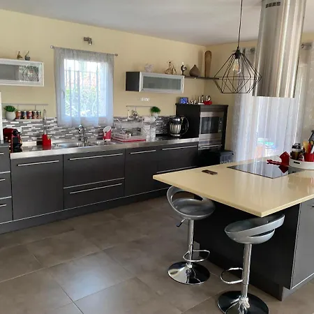 En Bordure De Garrigue Villa