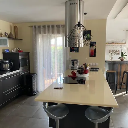 En Bordure De Garrigue Villa