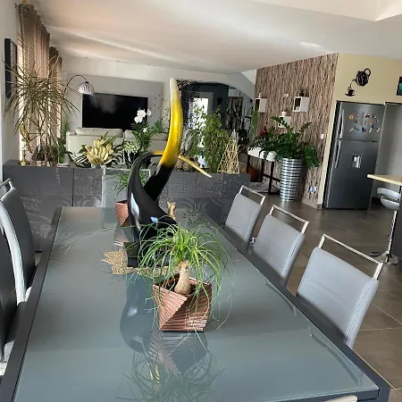 Villa En Bordure De Garrigue *